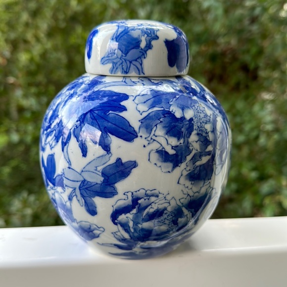 Vintage Lidded Blue and White Floral Ceramic Jar - Picture 3 of 7